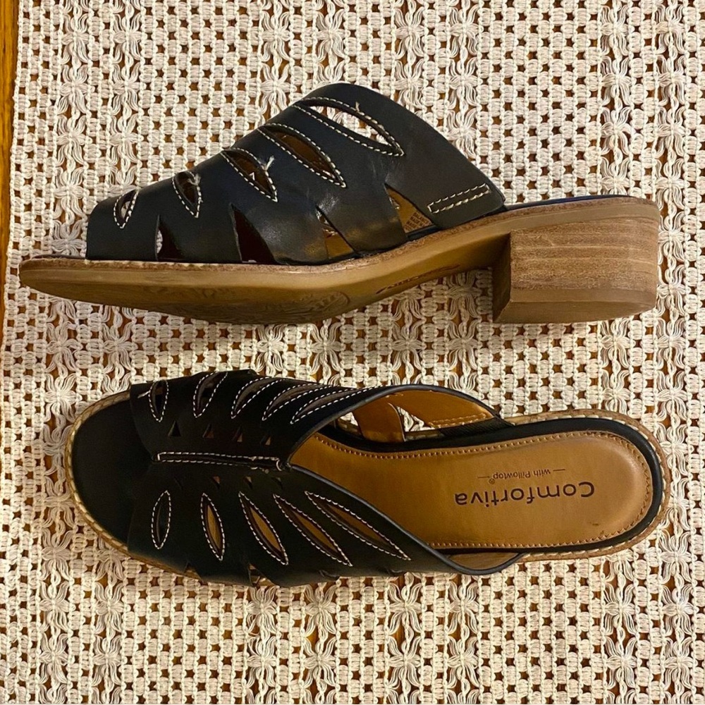 🌻 Comfortiva Black Leather Sandals w/ cutout & contrast stitch details